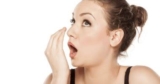 رائحة الفم الكريهة: أهم الأسباب وطرق العلاج